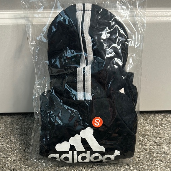 NEW IN PACKAGE Adidog Black Pet Hoodie in Small - Picture 1 of 3